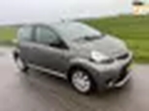 Toyota Aygo 1.0 VVT-i Comfort / 2012