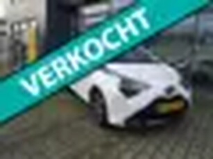 Toyota Aygo 1.0 VVT-i x-cite. Cruisecontrol, Leer, achteruitrijcam.