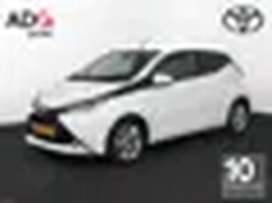 Toyota Aygo 1.0 VVT-i x-joy Lichtmetalen velgen Half lederen bekleding Navigatie