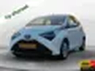 Toyota Aygo 1.0 VVT-i x-play (73 PK) 1e-Eig. & Keurig-Onderh. BOVAG-Garantie. NL-Auto. Navigatie/App