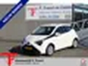 Toyota Aygo 1.0 VVT-i x-play AUTOMAAT/Achteruitrijcamera/Airco/Apple carplay/Bluetooth/Radio/Toerent