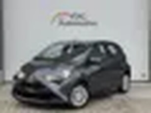 Toyota Aygo 1.0 VVT-i x-play Automaat /Airco / Navigatie CarPlay / Camera / DAB Radio