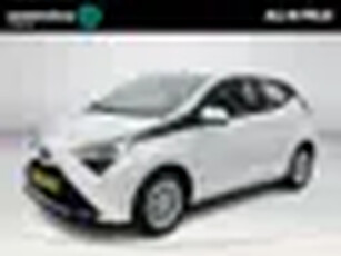 Toyota Aygo 1.0 VVT-i x-play limited Carplay Airco Parkeercamera Lederen stuurwiel