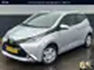 Toyota Aygo 1.0 VVT-i x-play Navigatie, Achteruitrijcamera, Bluetooth, 5-deurs