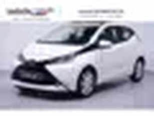 Toyota Aygo 1.0 VVT-i x-wave Panodak Camera Airco Navigatie Sportvelgen NAP