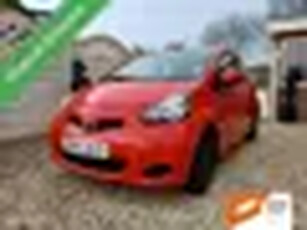 Toyota aygo red edition 5 deurs airco isofix