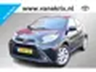 Toyota Aygo X 1.0 VVT-i MT first