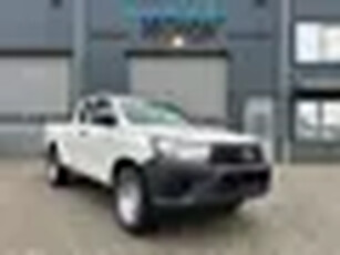 Toyota HiLux 2.4 4WD Xtra cabine