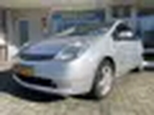 Toyota Prius 1.5 VVT-i Tech Edition Navigatie/Achteruitrij camera/W.W. Glas/Parkeerassist./Cruise co