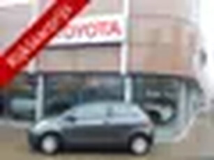 Toyota Yaris 1.0 VVTi Acces Airco AUX (bj 2011)