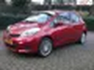 Toyota Yaris 1.3 VVT-i Aspiration airco navi 5 deurs rood 182 dkm