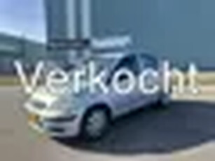 Toyota Yaris 1.3 VVT-i Idols 5-Deurs 88 PK. Onverwoestbare auto met goed werkende airco !!!