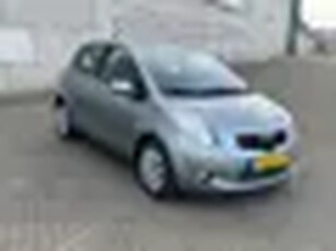 Toyota Yaris 1.3 VVTi Cool Airco,zeer netjes