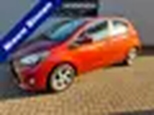 Toyota Yaris 1.5 Full Hybrid Aspiration Automaat met 39.577 km!!!! Clima Navigatie Camera LM