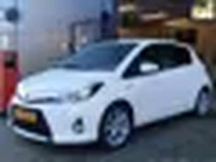 Toyota Yaris 1.5 Full Hybrid Dynamic / STOELVERW. / ARMST. / BLUET. / AUTOM. AIRCO / PRIVACY GLASS /