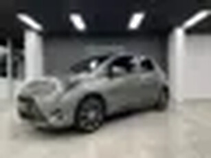 Toyota Yaris 1.5 Hybrid Lane Camera Cruise