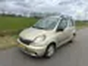 Toyota Yaris Verso 1.3-16V VVT-i Sol (bj 2000)