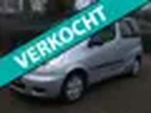 Toyota Yaris Verso 1.3 VVT-i Sol airco 161 dkm NAP 5 deurs zilvergrijs