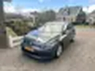 Volkswagen Golf 1.0 eTSI Life Business 110pk AUTOMAAT SFEERVERLICHTING GROOT NAVIGATIE DEALER ONDERHOUDEN NETTE AUTO!!