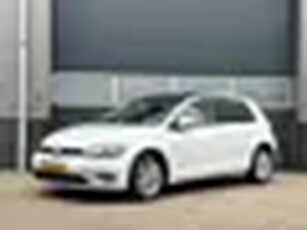 Volkswagen Golf 1.0 TSI Highline Business R bj.2017 PanoNaviAppleLED verlichting.