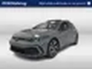 Volkswagen Golf 1.5 eTSI R-Line Business / Black Style / Panorama dak / Stuur & Stoelverwarming / Fu