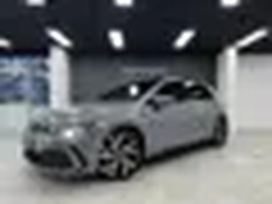 Volkswagen Golf 1.5 eTSI R-Line Pano IQlight CAM