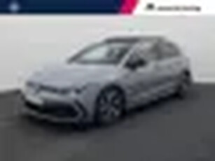 Volkswagen Golf 1.5eTSI/150PK R-Line Blackstyle DSG · Panoramadak · Navigatie · Parkeersensoren + ca