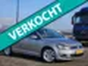 Volkswagen Golf 1.6 TDI Highline BlueMotion Xenon Navi Cruise Park Assist Nap Boekjes