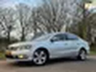 Volkswagen Passat 1.8 TSI Comfortline (bj 2011, automaat)