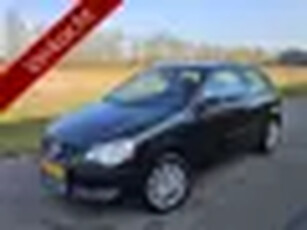 Volkswagen Polo 1.4-16V Airco/Cruise/ Trekhaak