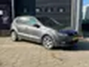 Volkswagen POLO 1.4-16V Trendline - Lage km - NAVI - Airco - Sportvelgen - Nw apk