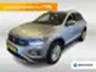 Volkswagen T-Roc 1.5 TSI 150 pk DSG Life Apple Carplay ACC Extra getint glas Automaat!