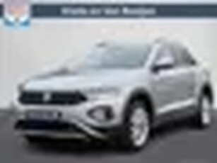 Volkswagen T-Roc 1.5 TSI Life Automaat ACC Carplay Parkeersensor voor/achter LM velgen (