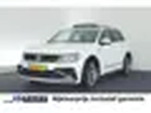 Volkswagen Tiguan 1.4 TSI 150pk DSG ACT R-Line Sound Trekhaak 360Camera Panoramadak Navigatie