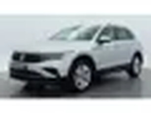 Volkswagen Tiguan 1.5 TSI 150pk Automaat DSG Life Business Panoramadak Trekhaak