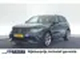 Volkswagen Tiguan 1.5 TSI 150pk DSG R-Line Business+ Trekhaak Camera Stoelverwarming Keyless Virtual Cockpit Navigatie