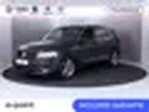 Volkswagen Tiguan 1.5 TSI Comfortline Business 130pk 6bak/ Rline-ext trekhaakNavi 19'LM-velgen d