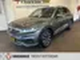 Volkswagen Touareg 3.0 TSi eHybrid 4MOTION Panoramadak Elek. inklapbare trekhaak BTW AUTO Adaptieve cruise control Keyless Lederen bekl