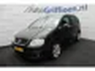 Volkswagen Touran 1.6-16V FSI Highline nette 7-zitter met leer