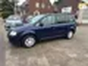 Volkswagen Touran 1.6-16V FSI Optive I