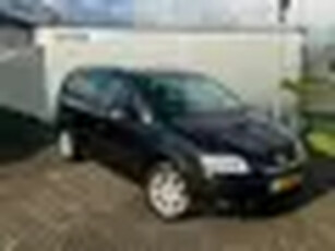 Volkswagen Touran 2.0-16V FSI Highline - Airco - Cruise - APK 08-25