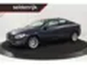 Volvo S60 1.6 T3 Momentum Trekhaak Navigatie Harman/Kardon Climate control Bluetooth PD