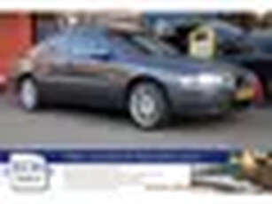 Volvo S60 2.4 140 pk Aut. Drivers Edition, Leer, Xenon, Trekhaak, 17 inch