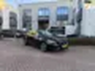 Volvo V40 1.6 T3 Momentum R Design!!