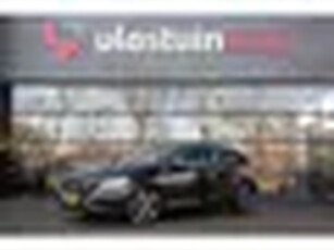 Volvo V40 2.0 D4 Momentum/R-Design Trekhaak, Navigatie,