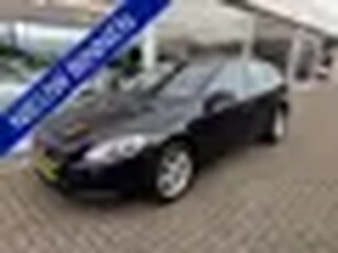 Volvo V40 2.0 T2 Momentum Airco Cruise control Dakspoiler Start/ Stop systeem Elektrische