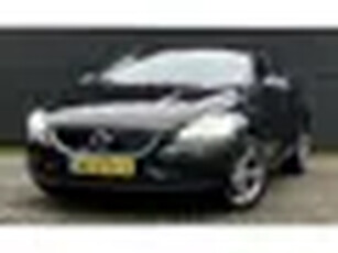 Volvo V40 2.0 T3 Nordic+ Navigatie Airconditioning Trekhaak Cruise control Stoelverwarming