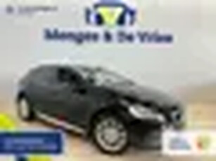 Volvo V40 Cross Country 1.5 T3 Polar+ Luxury Airco ECC LED Panorama Leder Camera Navigatie