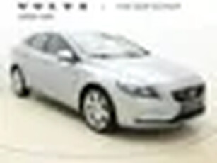 Volvo V40 T5 245PK Summum / Adaptive cruise control / Afneembare trekhaak / Stoelverwarming / Keyles