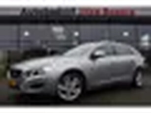 Volvo V60 1.6 T3 Summum 150pk Leder Stoelverwarming Trekhaak Xenon Schuifdak Navigatie